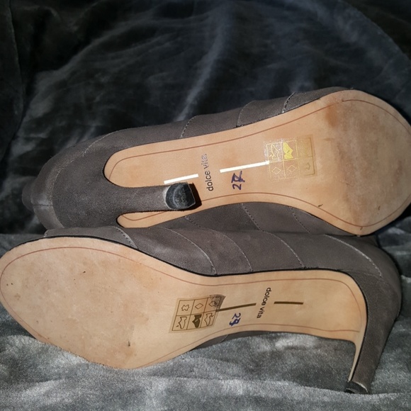 Shoes - Picture 3 of 4